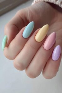  Pastel-Colored Nails