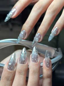 Raindrop Nails Create a Fresh Splash