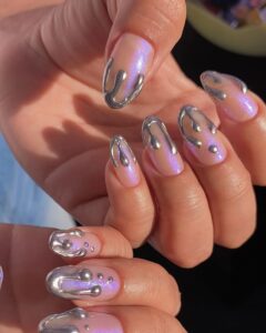 Glittering Raindrop Nails