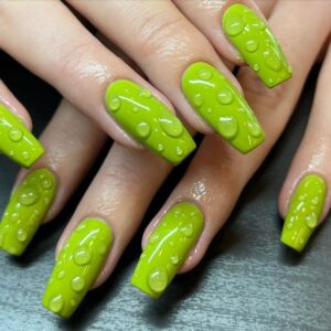 Raindrop Nails Create a Fresh Splash